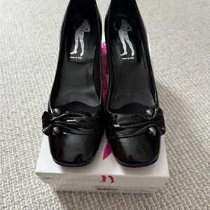 Belle by Sigerson Morrison Black Patent Heels